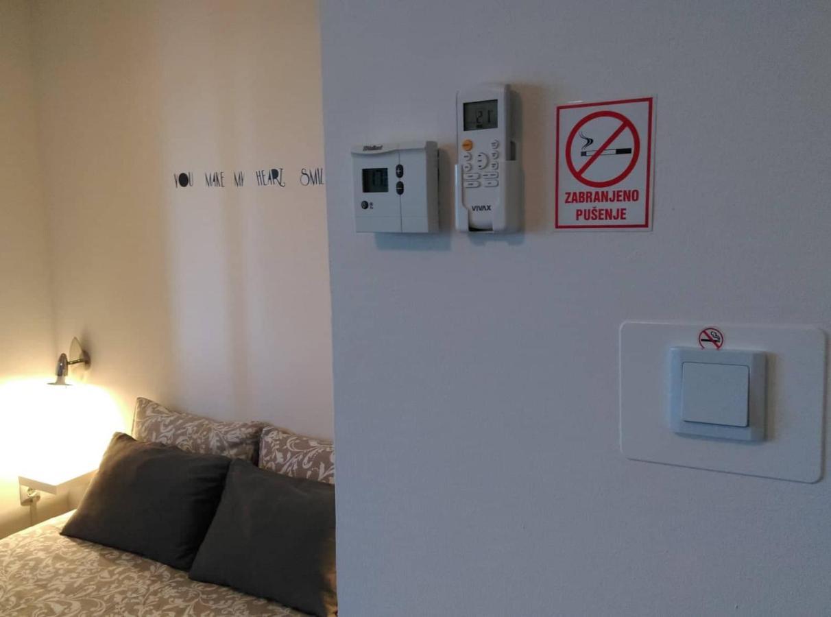 Studio Apartman Zdral داروفار المظهر الخارجي الصورة