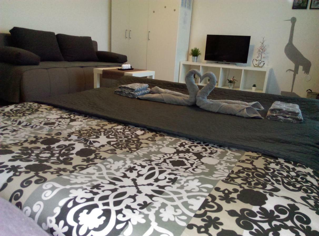 Studio Apartman Zdral داروفار المظهر الخارجي الصورة